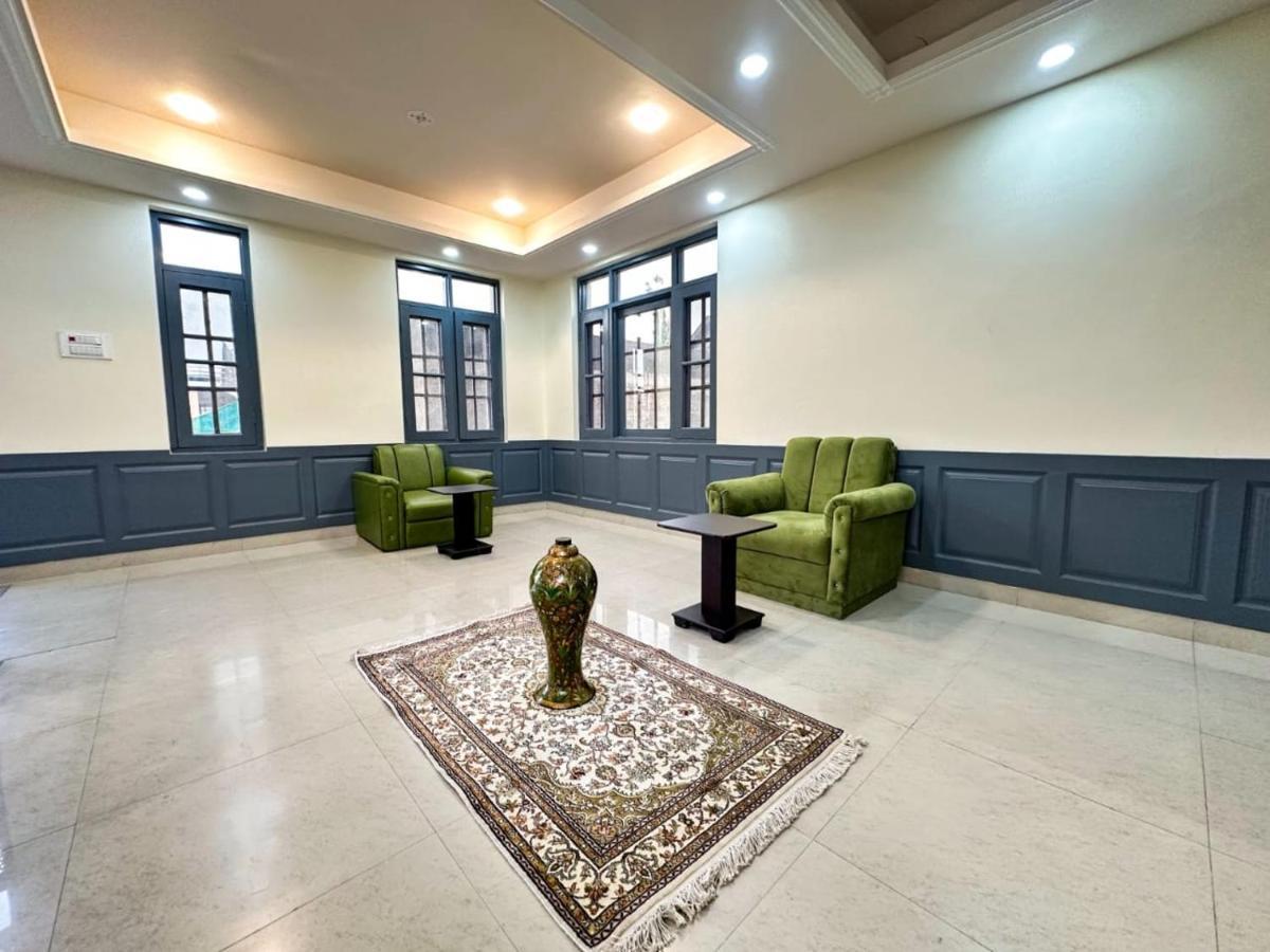 Srinagar Group Of Hotels Bagian luar foto